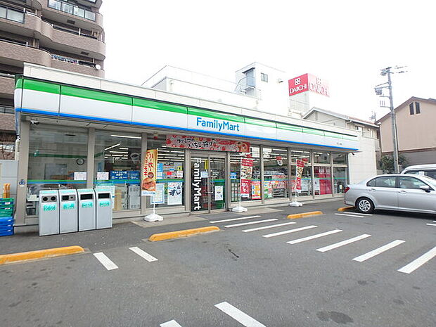 ファミリーマート市川二俣店570m徒歩8分
