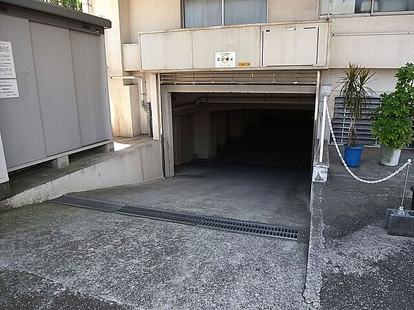駐車場入り口