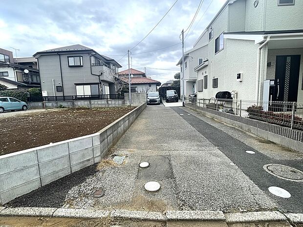 (南側道路 こちらの道路は通行できません)