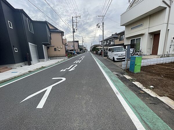 接道　区画南側道路幅員8.9ｍ
