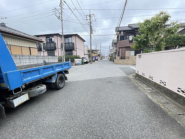 前面道路 幅員約6m公道 駐車もらくらくできます