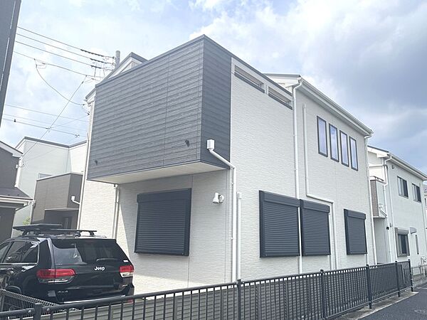 木造2階建て　敷地面積104.33平米　4LDK＋駐車場1台