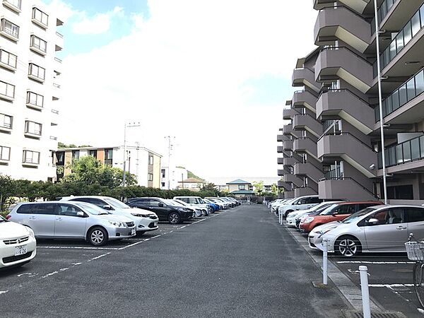 出し入れしやすい平面駐車場