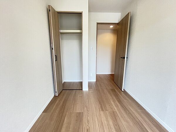3.8帖洋室　クローゼット