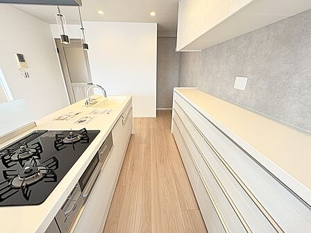 カップボード新設　家電も食器もたっぷり入ります