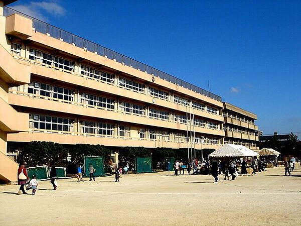 船橋市立湊町小学校840m徒歩11分