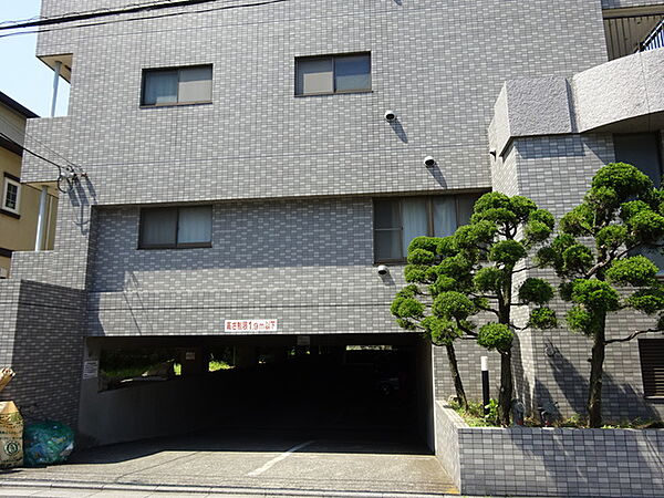 駐車場　入口