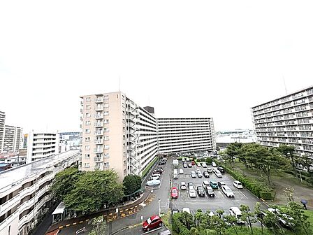 南西向きバルコニー眺望 船橋港やららぽーとが見えます
