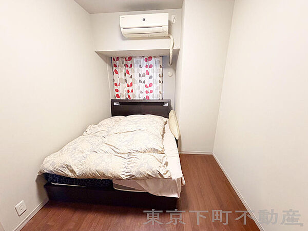 約６．０帖の寝室は、収納も充実した使い勝手の良い空間 。