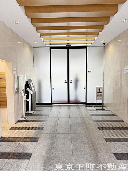 重厚感あふれるエントランスは、このマンションの魅力の一つです。