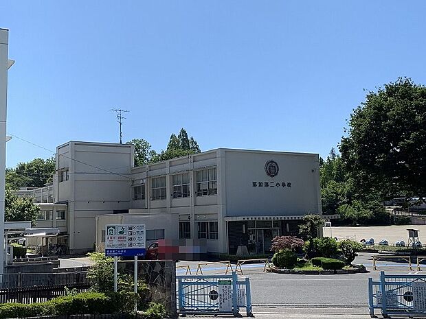 【小学校】各務原市立那加第二小学校まで700ｍ