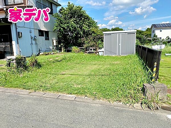 駐車スペースは2台です。物置の設置等もできます。