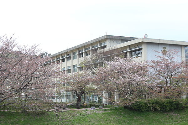 西部中学校（2060m）