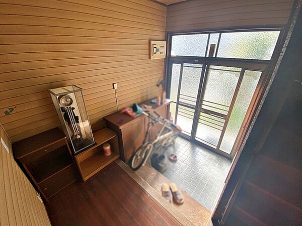 【シューズボックス】 フラットなシューズボックスは圧迫感を無くし明るく開放的な玄関になります