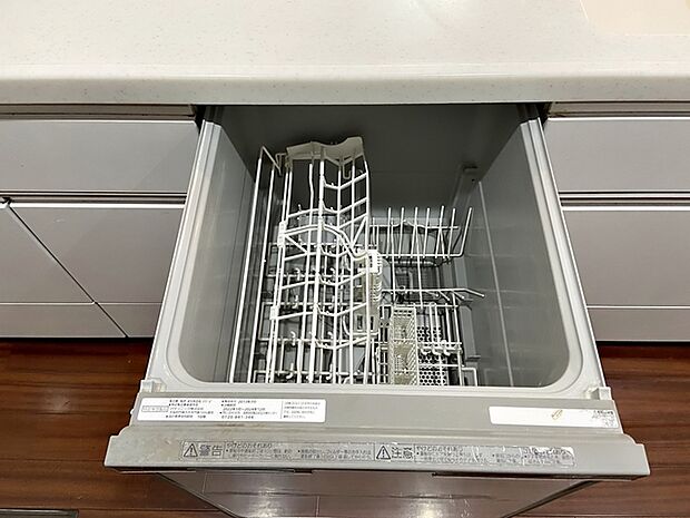 【食器洗浄乾燥機】 環境にも手にも優しい食器洗浄乾燥機付きが嬉しいですね！  
