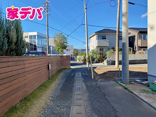 前面道路：東側
