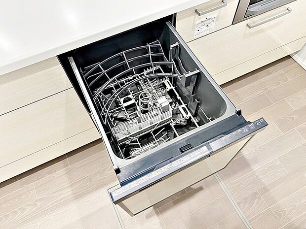 【食器洗浄乾燥機】環境にも手にも優しい食器洗浄乾燥機付きが嬉しいですね！  