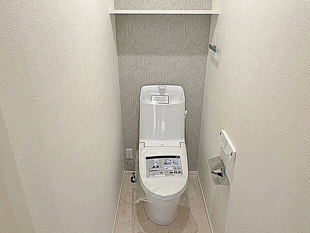 トイレは1階と2階の2か所に設置。どちらも洗浄機能付！