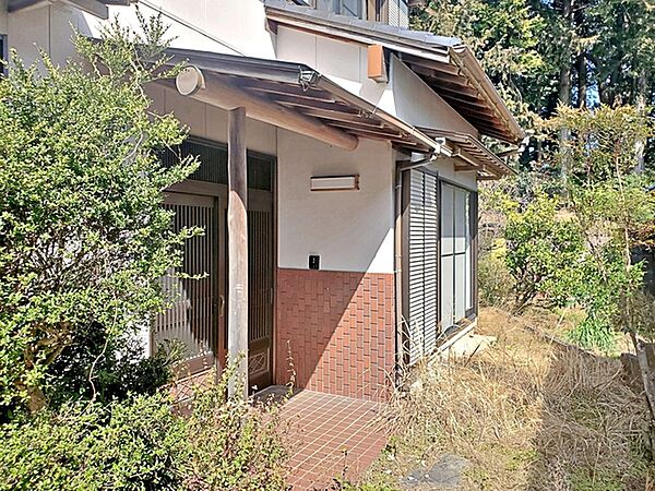 陽が差し込む明るい玄関でお客様をお迎えできます！