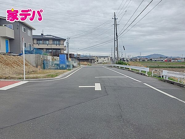 前面道路：南側約8.6ｍ幅