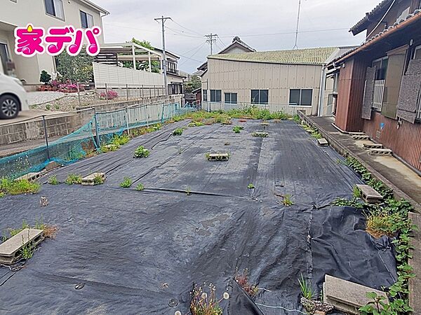 二方向に面していて日当たり風通し良好！ 大通りから少し中に入った立地で静かな住環境です。