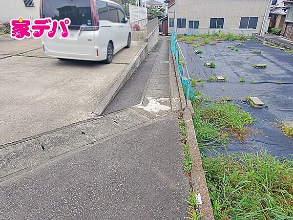 前面道路：北側幅員約1.3ｍ公道