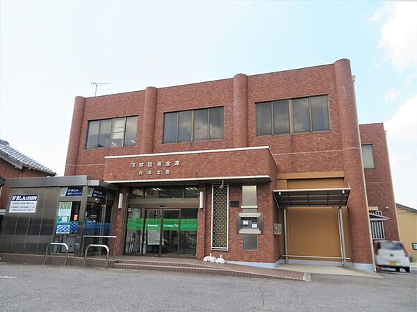 蒲郡信用金庫 西浦支店（780m）
