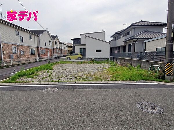 周辺商業施設充実で便利な住環境！