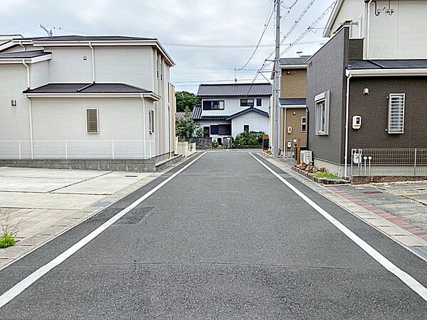 前面道路：西側6ｍ幅