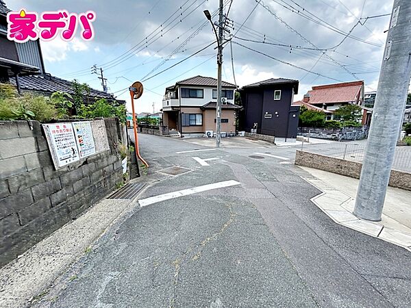 前面道路：公道北西5ｍ幅