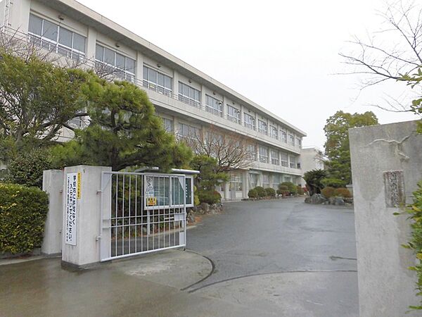 蒲郡南部小学校（630m）