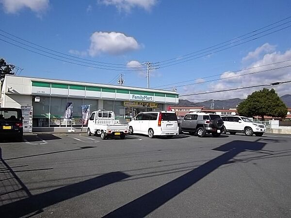 ファミリーマート三河一宮店（350m）