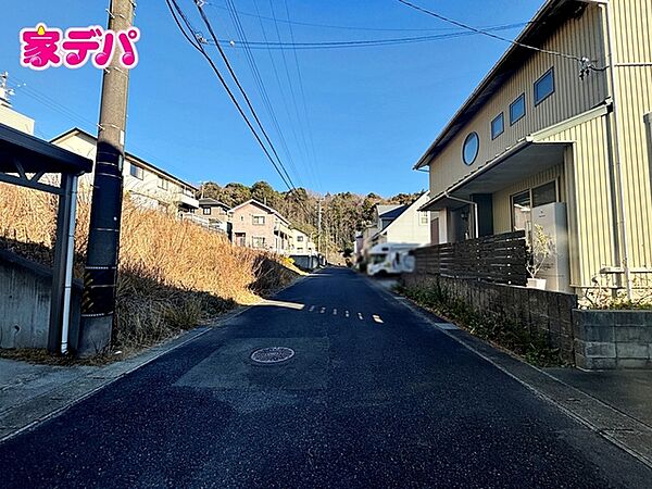 前面道路：南側6ｍ幅