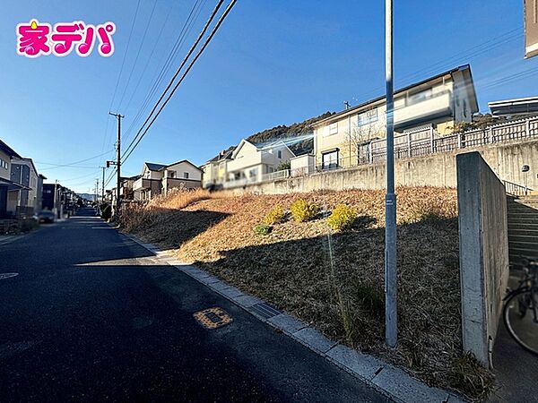 南側道路に面し日当たり良好です！
