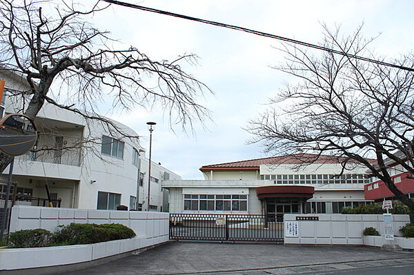 御津南部小学校（440m）