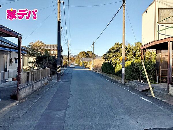 前面道路：東側6.4ｍ幅