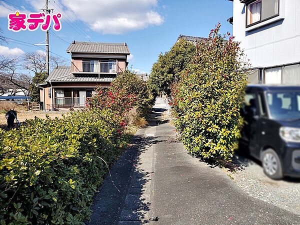 前面道路：西側