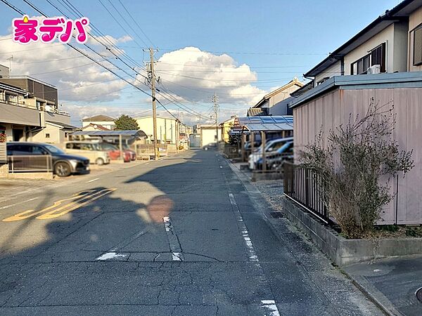 前面道路：北西側約7ｍ幅