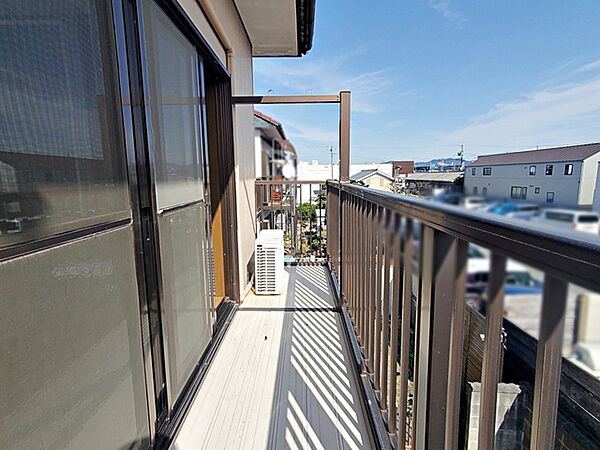 陽当たり良好で、晴れた日には洗濯物がカラッと乾きますね