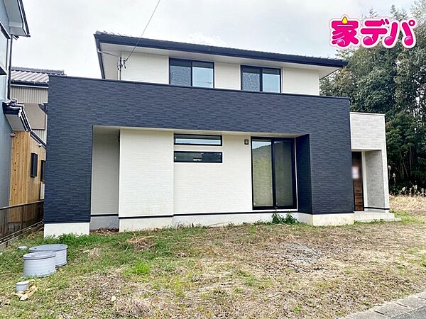 住宅ローンにご不安のあるお客様も、まずはお気軽にご相談下さい。お客様に最適な資金計画と金融機関をご案内いたします。