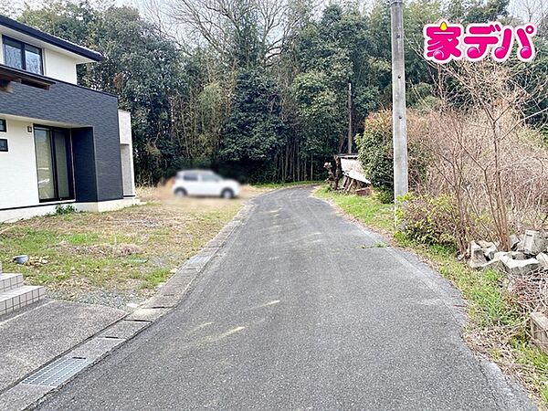 前面道路：北側約4ｍ幅