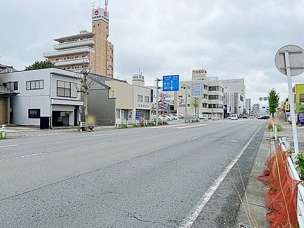 前面道路：北東側