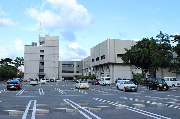 豊川市役所（450m）