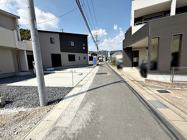 前面道路:東側約3.8m幅 静かな住宅街で、車の出入りもスムーズです。