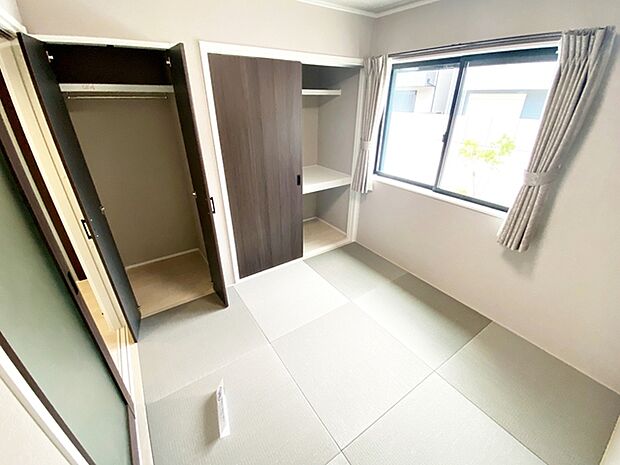 【和室4.5帖】 続き間の和室は収納スペースとして利用したり、一つのお部屋としてご使用いただけます。