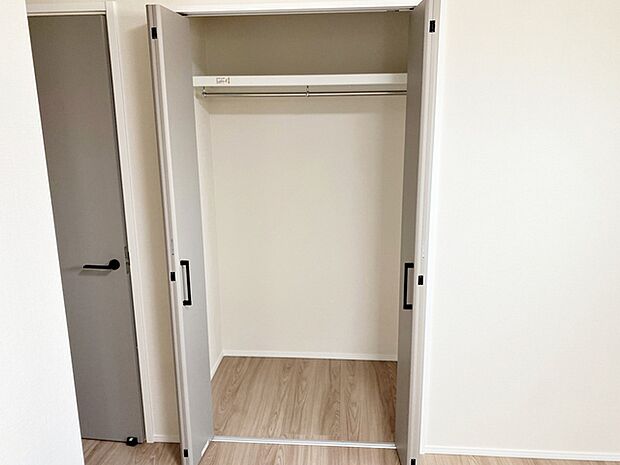 全居室に収納が完備されています。衣類や雑貨、子供のおもちゃまでスッキリ収納できます。