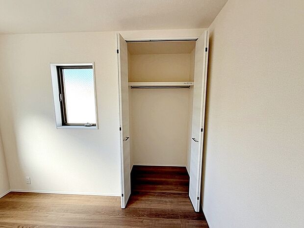 全居室に収納が完備されています。衣類や雑貨、子供のおもちゃまでスッキリ収納できます。