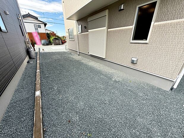 ハーブやお花を植えてガーデニングしたり、楽しみ方は自由自在！ 