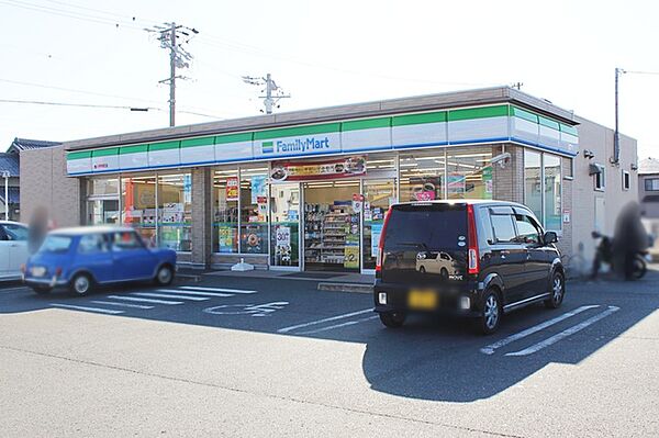 ファミリーマート豊川伊奈町店（480m）