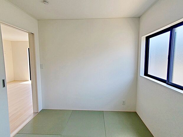 【和室4.5帖】 和モダンのお洒落な空間。普段はお子様の遊びスペースやくつろぎスペースにも使えます!